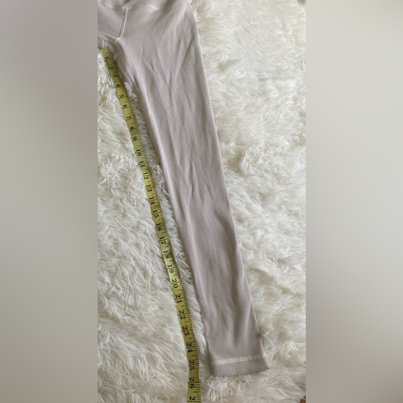 Aritzia TNA Ribbed  Legging - Picture 4 of 9